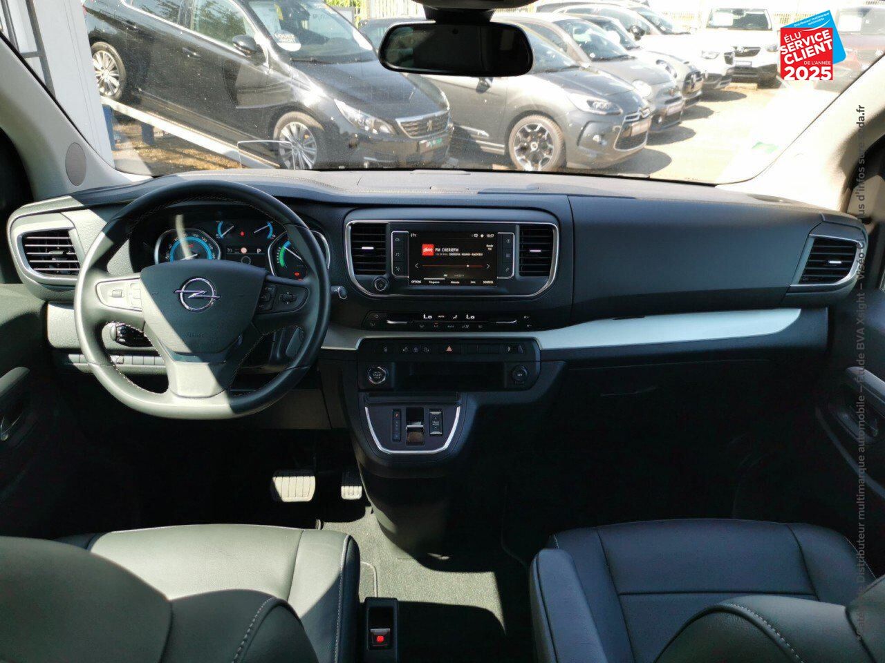 Véhicule d'occasion OPEL ZAFIRA LIFE L3 ZAFIRA-E LIFE 200 136CH BUSINESS ELEGANCE chez Renault Saint-Louis