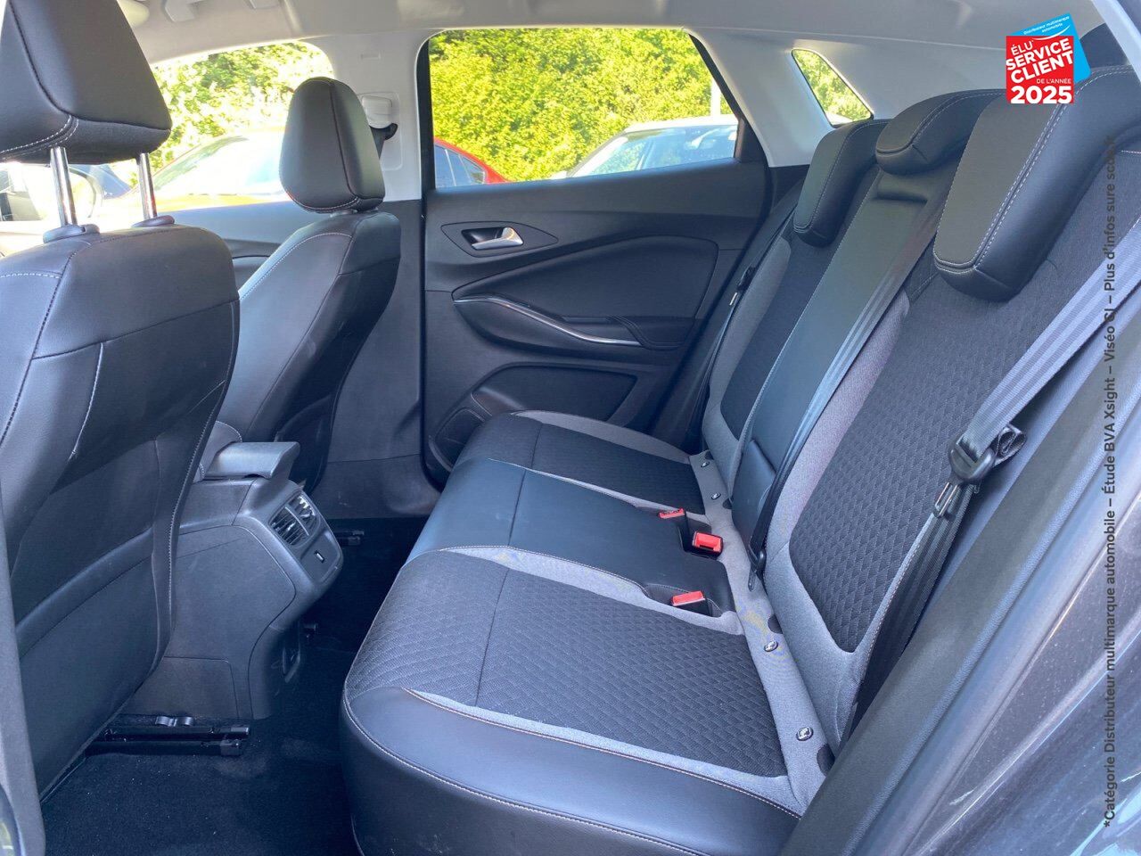Véhicule d'occasion OPEL GRANDLAND X HYBRID4 300CH ELITE 11CV chez Renault Saint-Louis