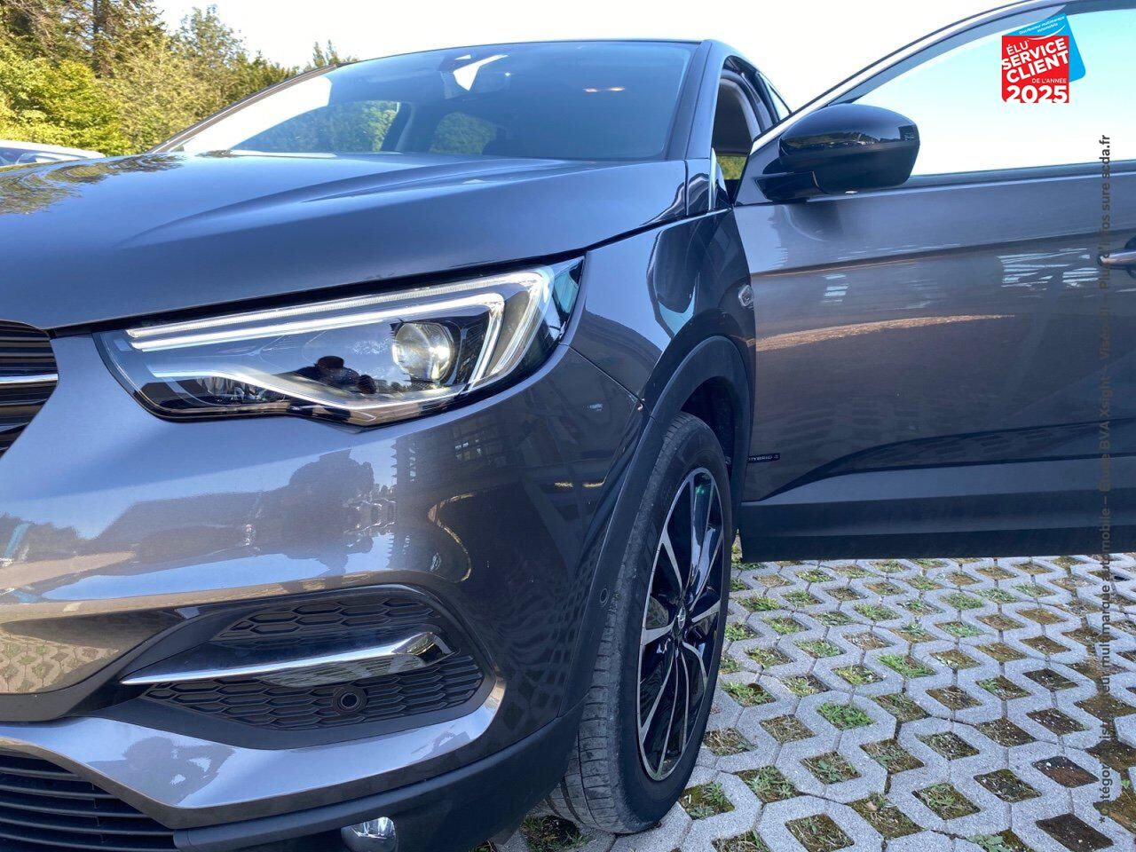 Véhicule d'occasion OPEL GRANDLAND X HYBRID4 300CH ELITE 11CV chez Renault Saint-Louis