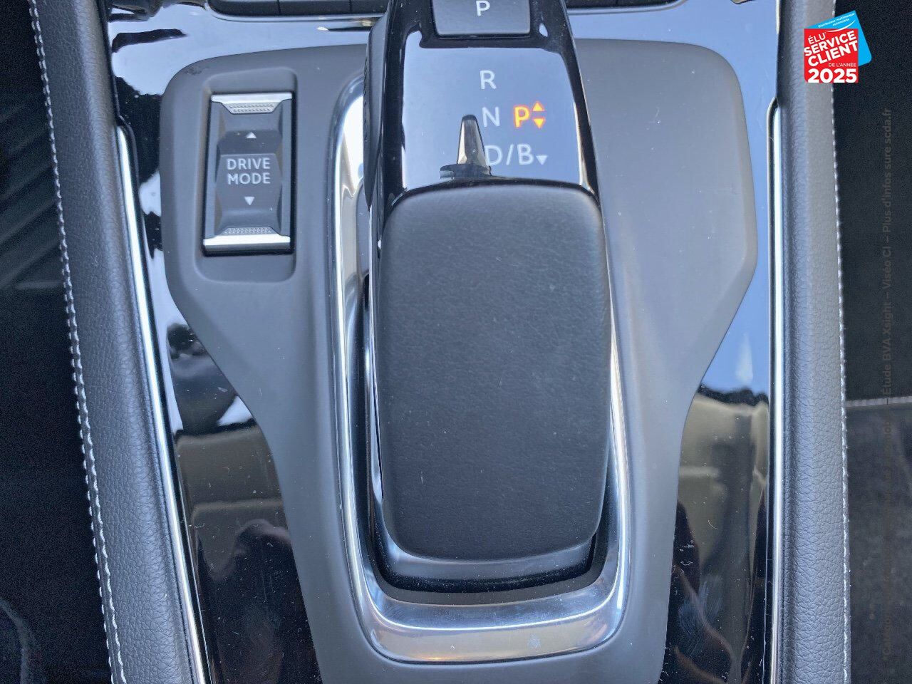 Véhicule d'occasion OPEL GRANDLAND X HYBRID4 300CH ELITE 11CV chez Renault Saint-Louis