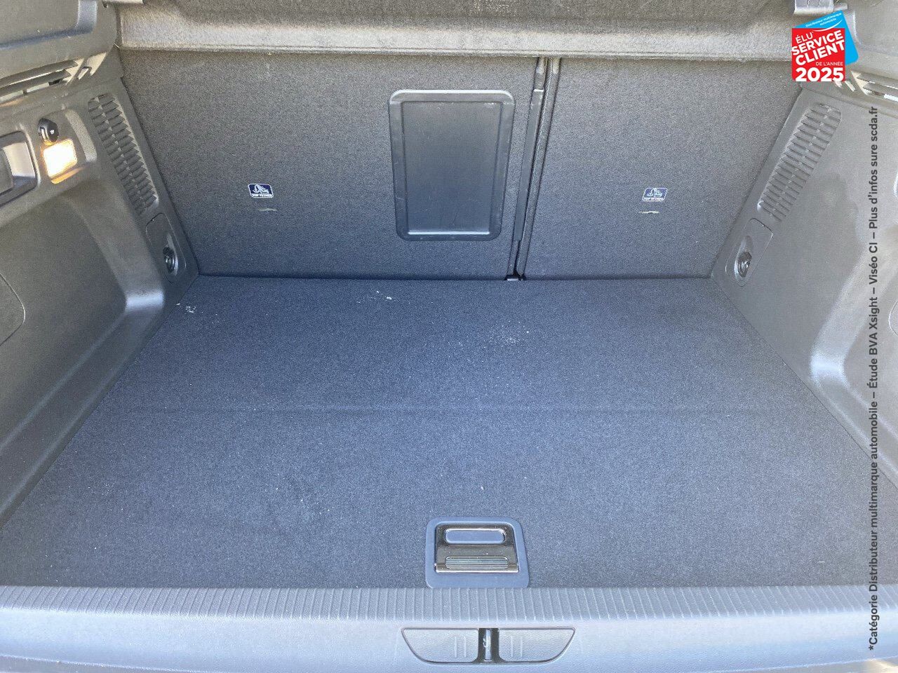 Véhicule d'occasion OPEL GRANDLAND X HYBRID4 300CH ELITE 11CV chez Renault Saint-Louis