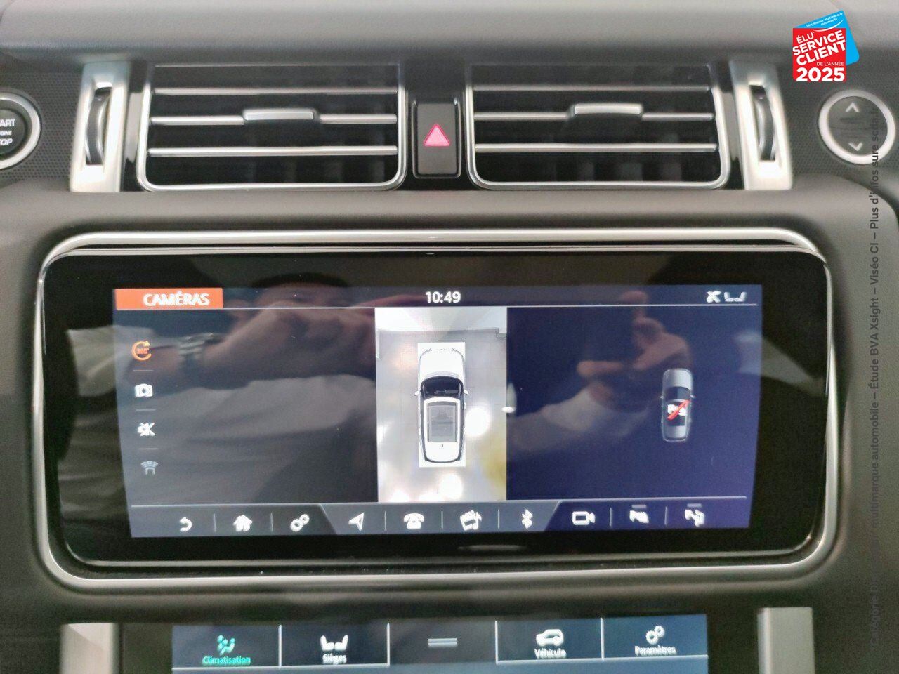 Véhicule d'occasion LAND-ROVER RANGE ROVER 2.0 P400E 404CH VOGUE SWB MARK X TOIT OUVRANT SIEGE CHAUF GPS chez Land Rover Metz