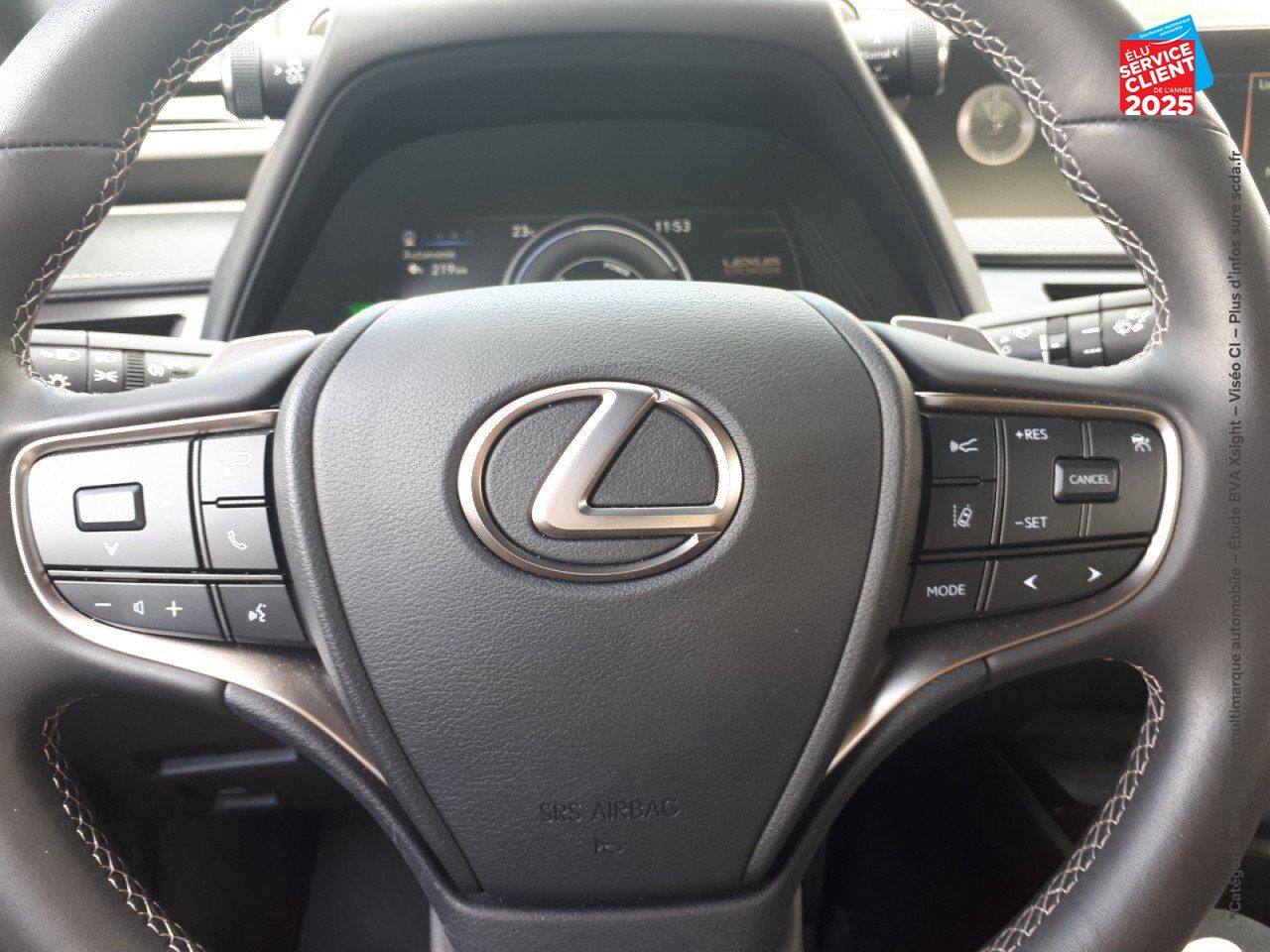 Véhicule d'occasion LEXUS UX UX 300E PACK chez MINI Lons-Le-Saunier