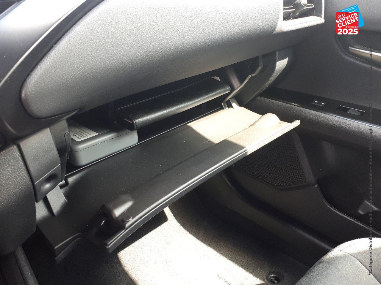 Véhicule d'occasion LEXUS UX UX 300E PACK chez MINI Lons-Le-Saunier