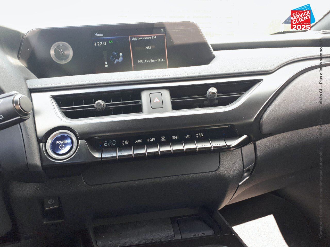 Véhicule d'occasion LEXUS UX UX 300E PACK chez MINI Lons-Le-Saunier