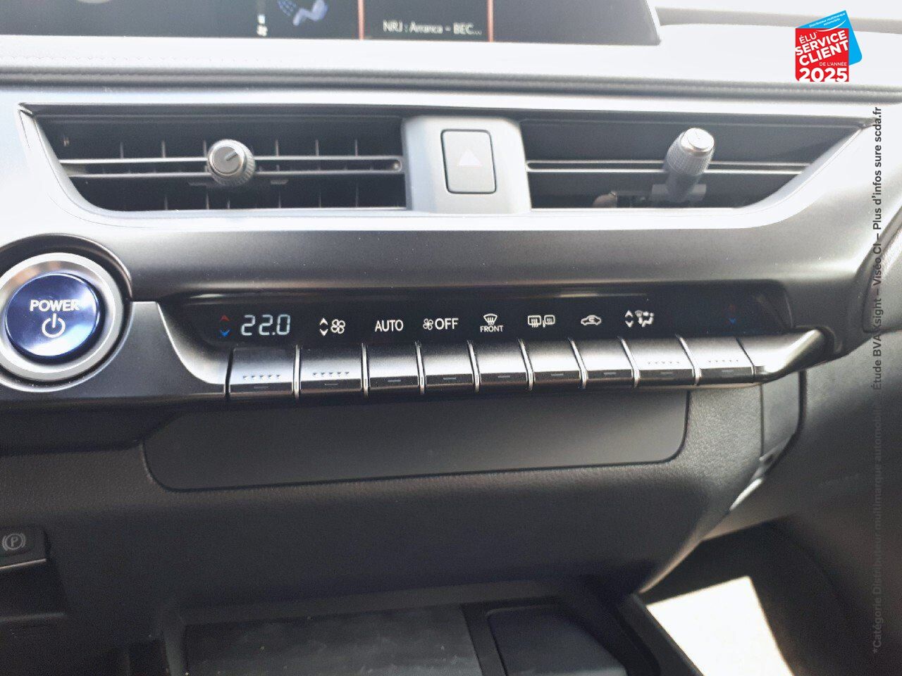 Véhicule d'occasion LEXUS UX UX 300E PACK chez MINI Lons-Le-Saunier