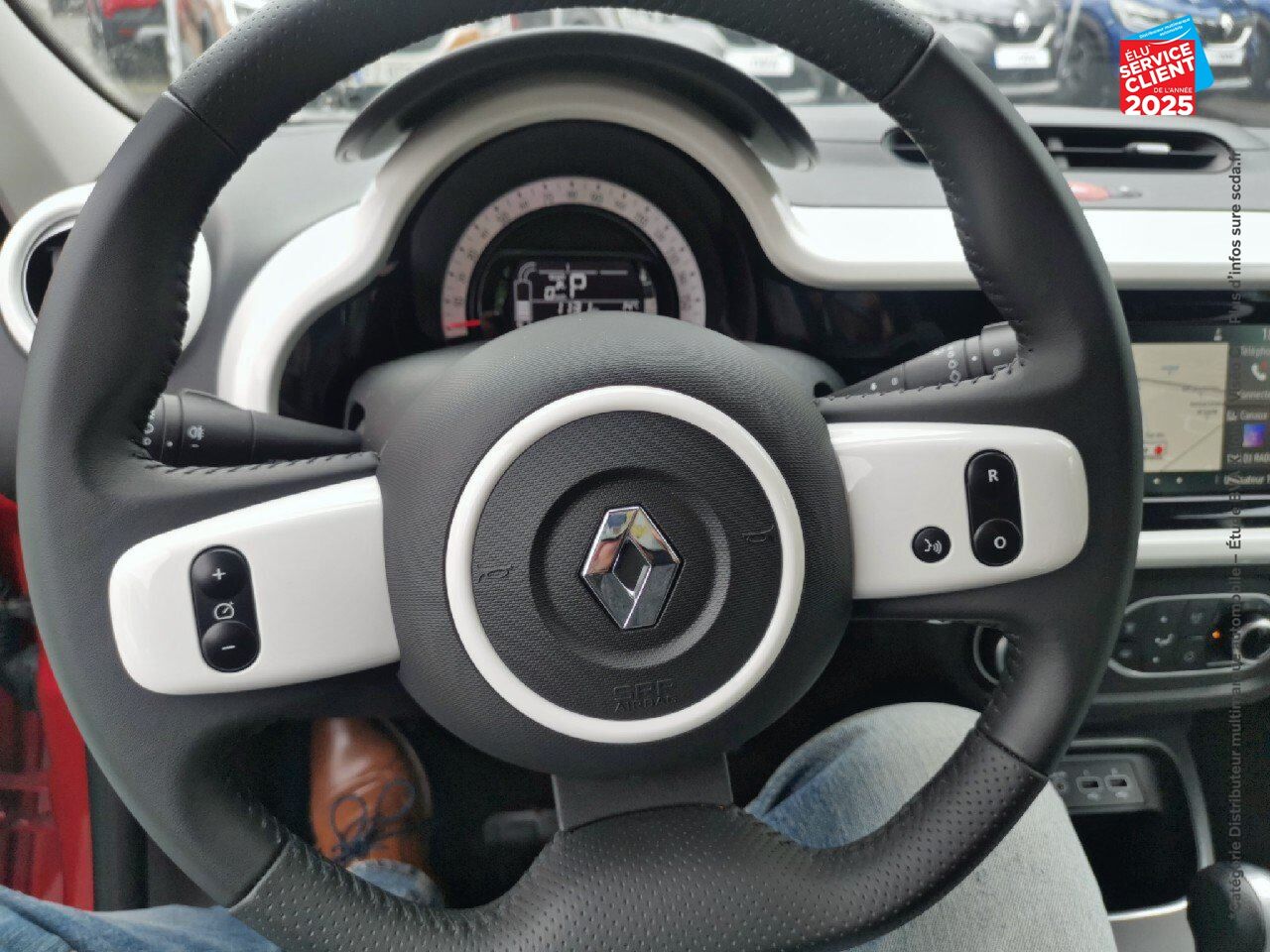 Véhicule d'occasion RENAULT TWINGO E-TECH ELECTRIC INTENS R80 ACHAT INTEGRAL - 21MY chez Renault Saint-Louis