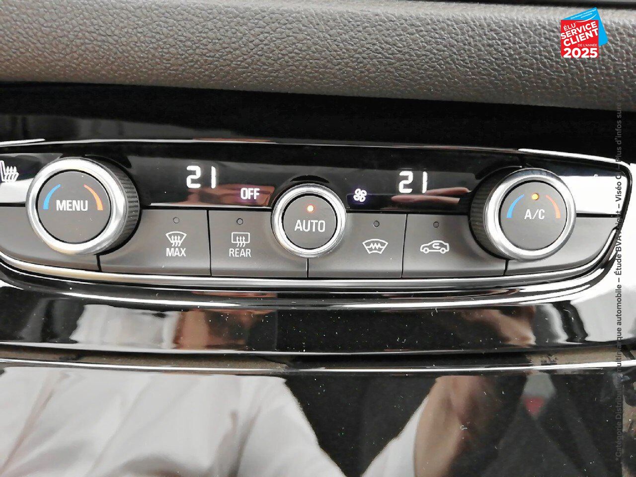 Véhicule d'occasion OPEL GRANDLAND 1.6 TURBO 300CH HYBRIDE ULTIMATE 4X4 chez Opel Besançon