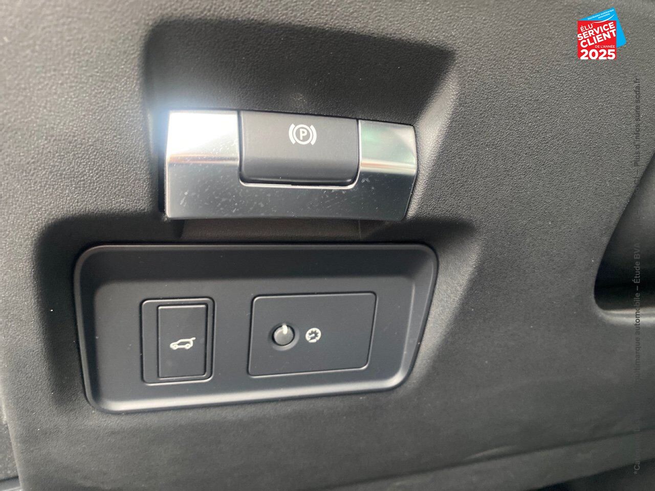 Véhicule d'occasion LAND-ROVER RANGE ROVER EVOQUE 2.0 P 250CH HSE AWD BVA chez Land Rover Metz