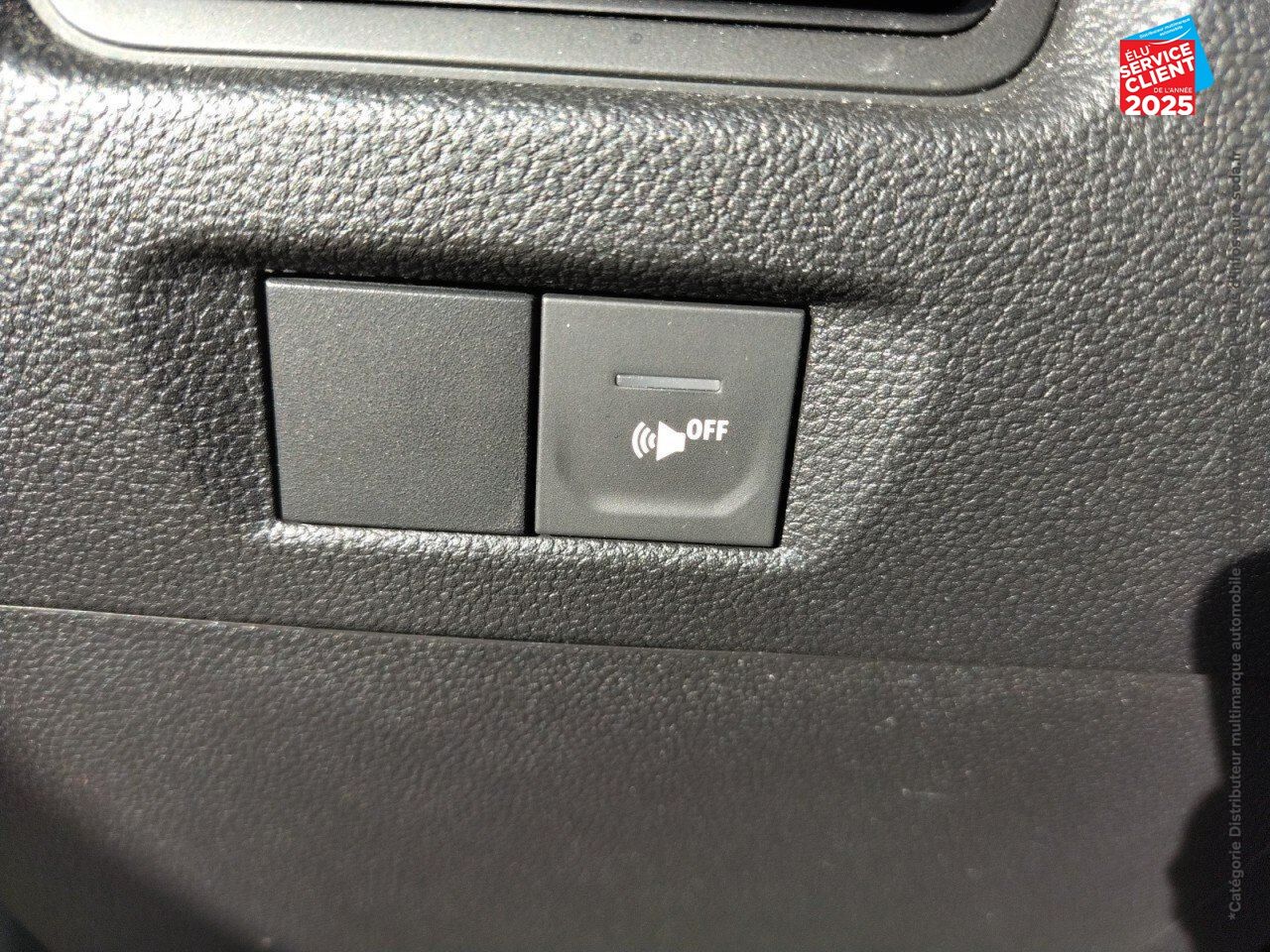Véhicule d'occasion RENAULT ZOE LIFE CHARGE NORMALE R110 ACHAT INTEGRAL 4CV chez Nissan Mulhouse