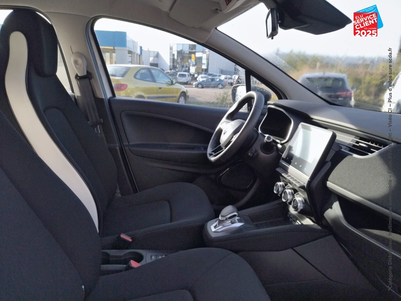 Véhicule d'occasion RENAULT ZOE LIFE CHARGE NORMALE R110 ACHAT INTEGRAL 4CV chez Nissan Mulhouse