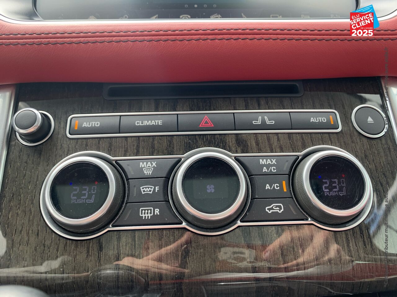 Véhicule d'occasion LAND-ROVER RANGE ROVER SPORT 5.0 V8 SUPERCHARGED 510CH AUTOBIOGRAPHY DYNAMIC MARK V TOUVRANT/PANO CUIR SIEGE chez BMW Pontarlier