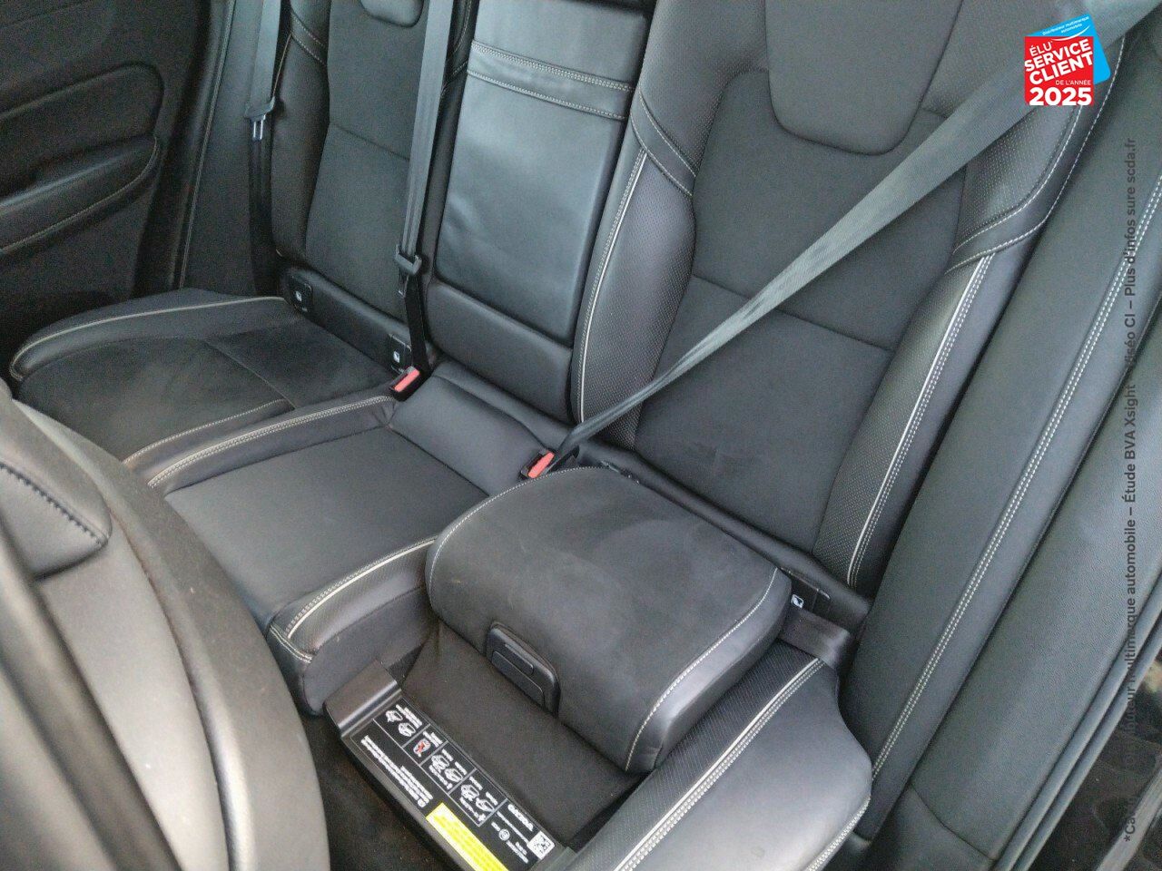 Véhicule d'occasion VOLVO XC60 T8 TWIN ENGINE 303 + 87CH R-DESIGN GEARTRONIC chez Renault Colmar