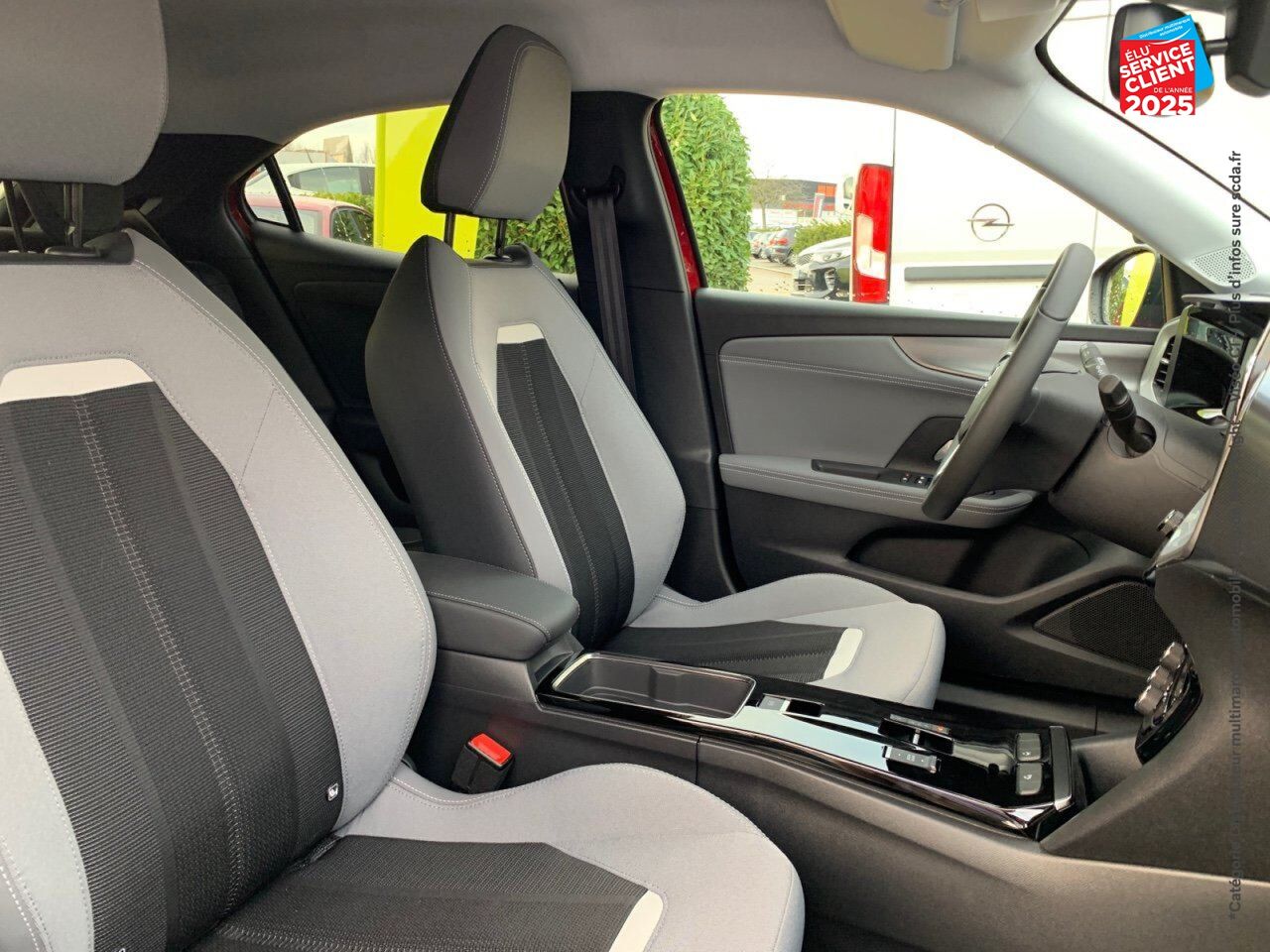 Véhicule d'occasion OPEL MOKKA MOKKA-E 136CH ELEGANCE BUSINESS chez Opel Beaune