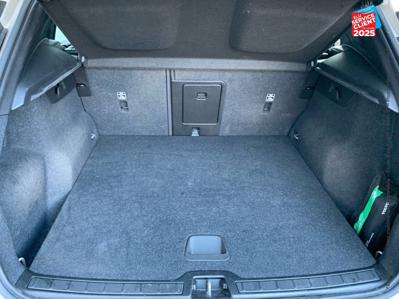 Véhicule d'occasion VOLVO XC40 RECHARGE 231CH START EDT chez Volvo Epernay