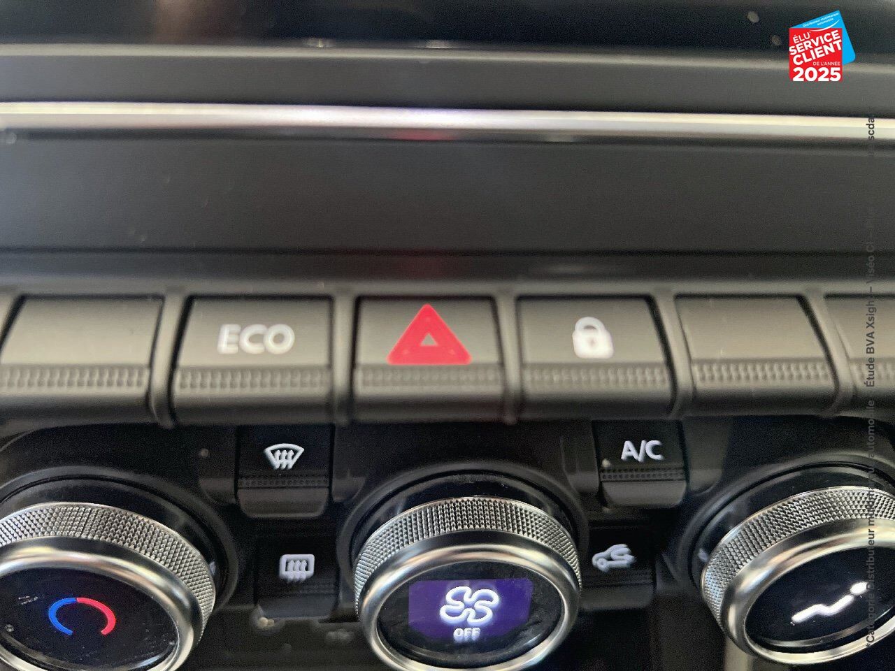 Véhicule d'occasion RENAULT ZOE LIFE CHARGE NORMALE R110 chez Renault Saint-Louis