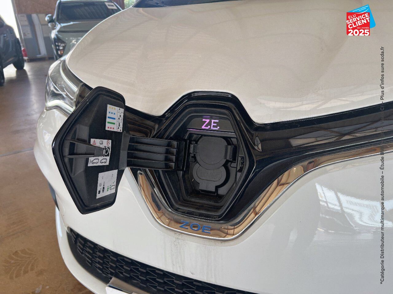 Véhicule d'occasion RENAULT ZOE LIFE CHARGE NORMALE R110 chez Renault Saint-Louis