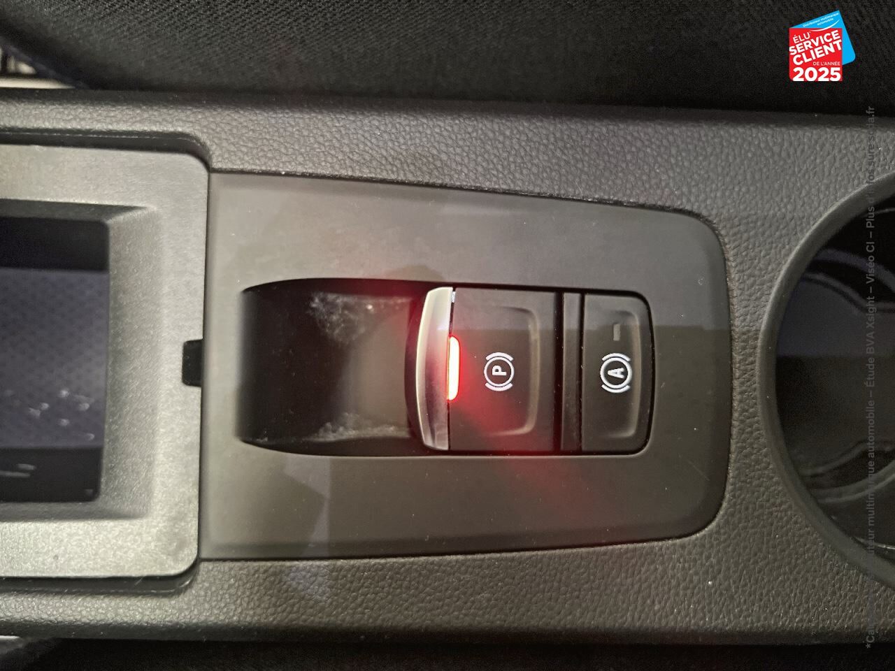 Véhicule d'occasion RENAULT ZOE LIFE CHARGE NORMALE R110 chez Renault Saint-Louis