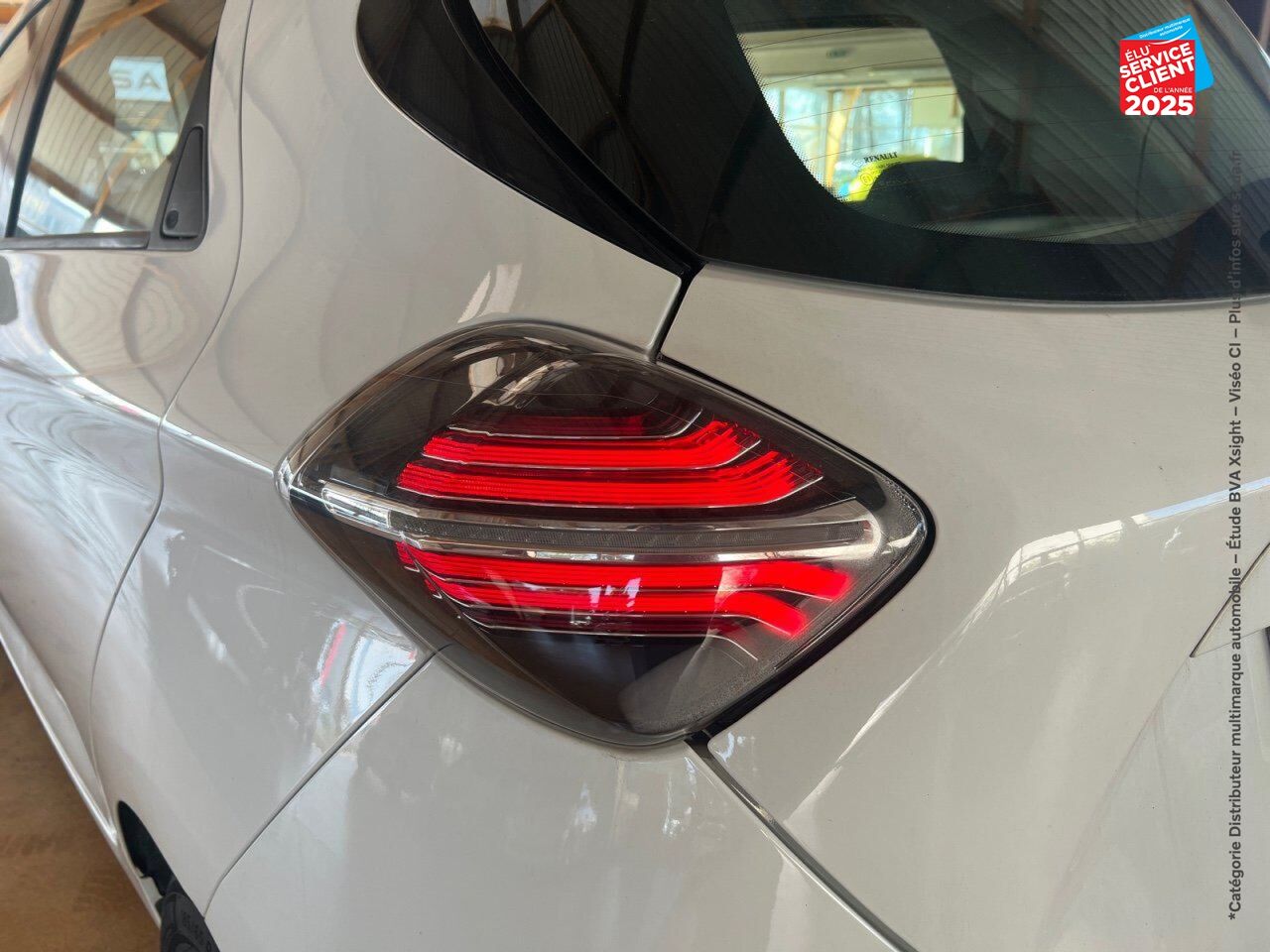Véhicule d'occasion RENAULT ZOE LIFE CHARGE NORMALE R110 chez Renault Saint-Louis