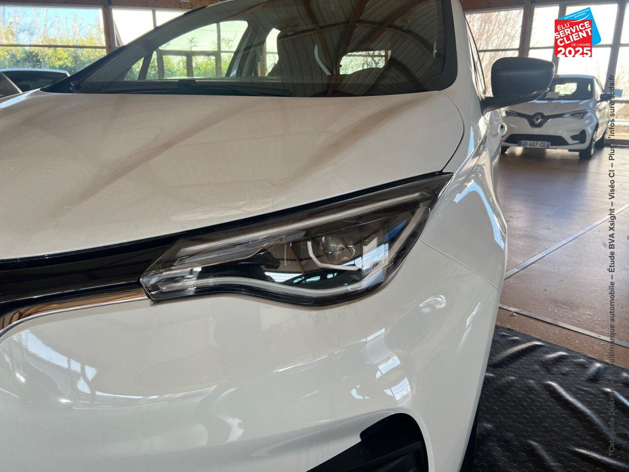 Véhicule d'occasion RENAULT ZOE LIFE CHARGE NORMALE R110 chez Renault Saint-Louis