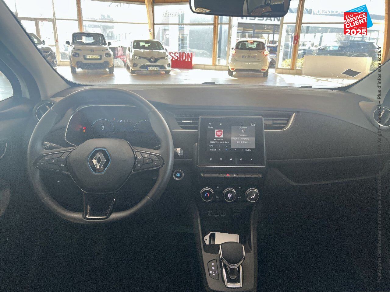 Véhicule d'occasion RENAULT ZOE LIFE CHARGE NORMALE R110 chez Renault Saint-Louis