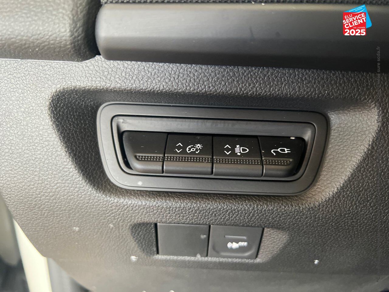 Véhicule d'occasion RENAULT ZOE LIFE CHARGE NORMALE R110 chez Renault Saint-Louis