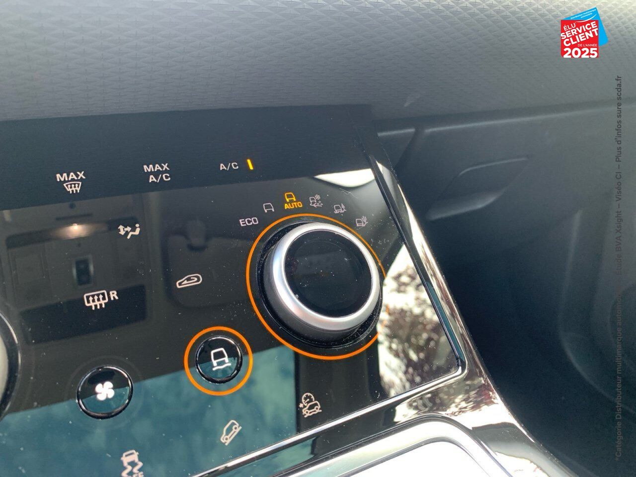 Véhicule d'occasion LAND-ROVER RANGE ROVER EVOQUE 2.0 P 200CH FLEX FUEL S AWD BVA MARK III chez Renault Colmar