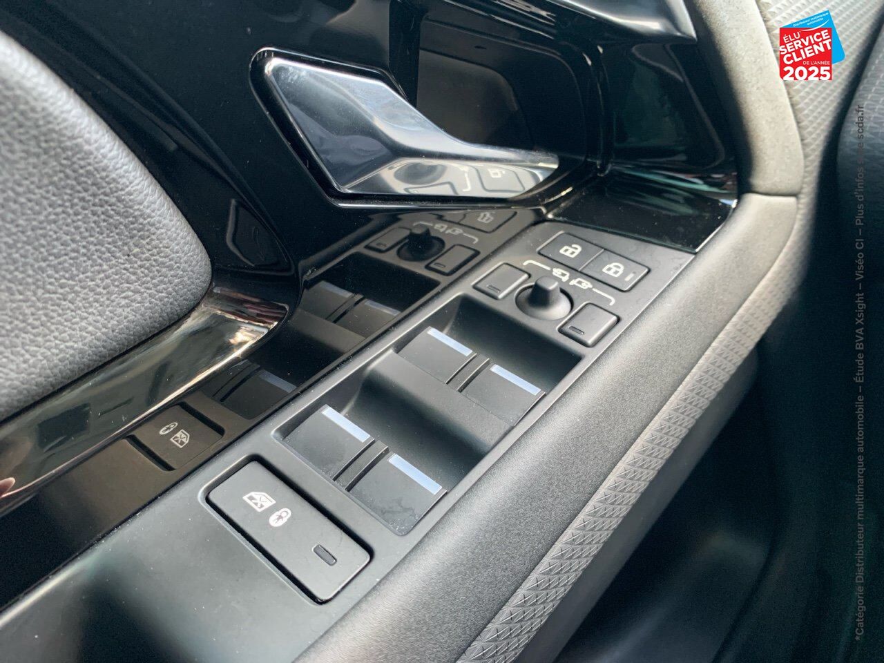 Véhicule d'occasion LAND-ROVER RANGE ROVER EVOQUE 2.0 P 200CH FLEX FUEL S AWD BVA MARK III chez Renault Colmar