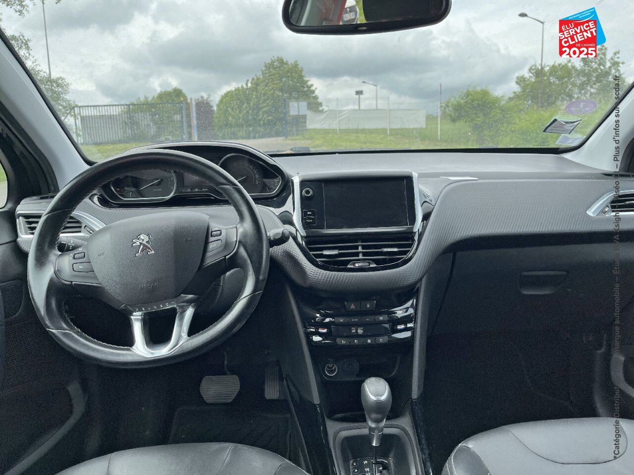 Véhicule d'occasion PEUGEOT 2008 1.2 PURETECH 110CH E6.C ALLURE SS EAT6 chez Hyundai Epernay