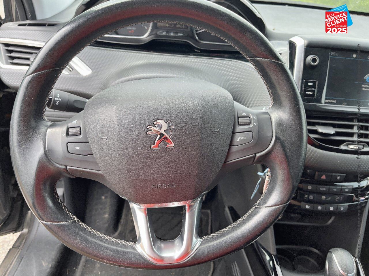 Véhicule d'occasion PEUGEOT 2008 1.2 PURETECH 110CH E6.C ALLURE SS EAT6 chez Hyundai Epernay