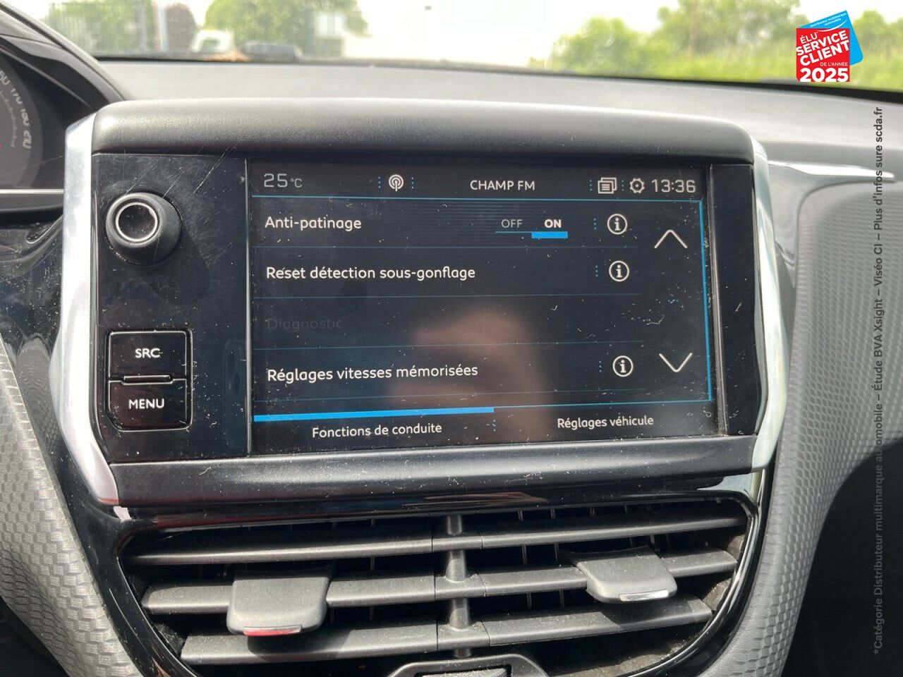 Véhicule d'occasion PEUGEOT 2008 1.2 PURETECH 110CH E6.C ALLURE SS EAT6 chez Hyundai Epernay