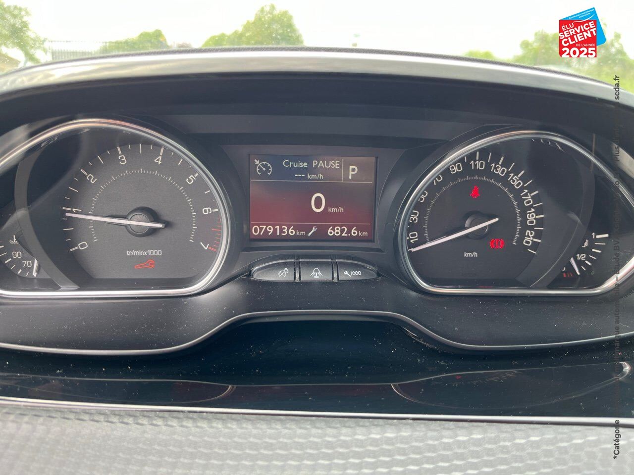 Véhicule d'occasion PEUGEOT 2008 1.2 PURETECH 110CH E6.C ALLURE SS EAT6 chez Hyundai Epernay