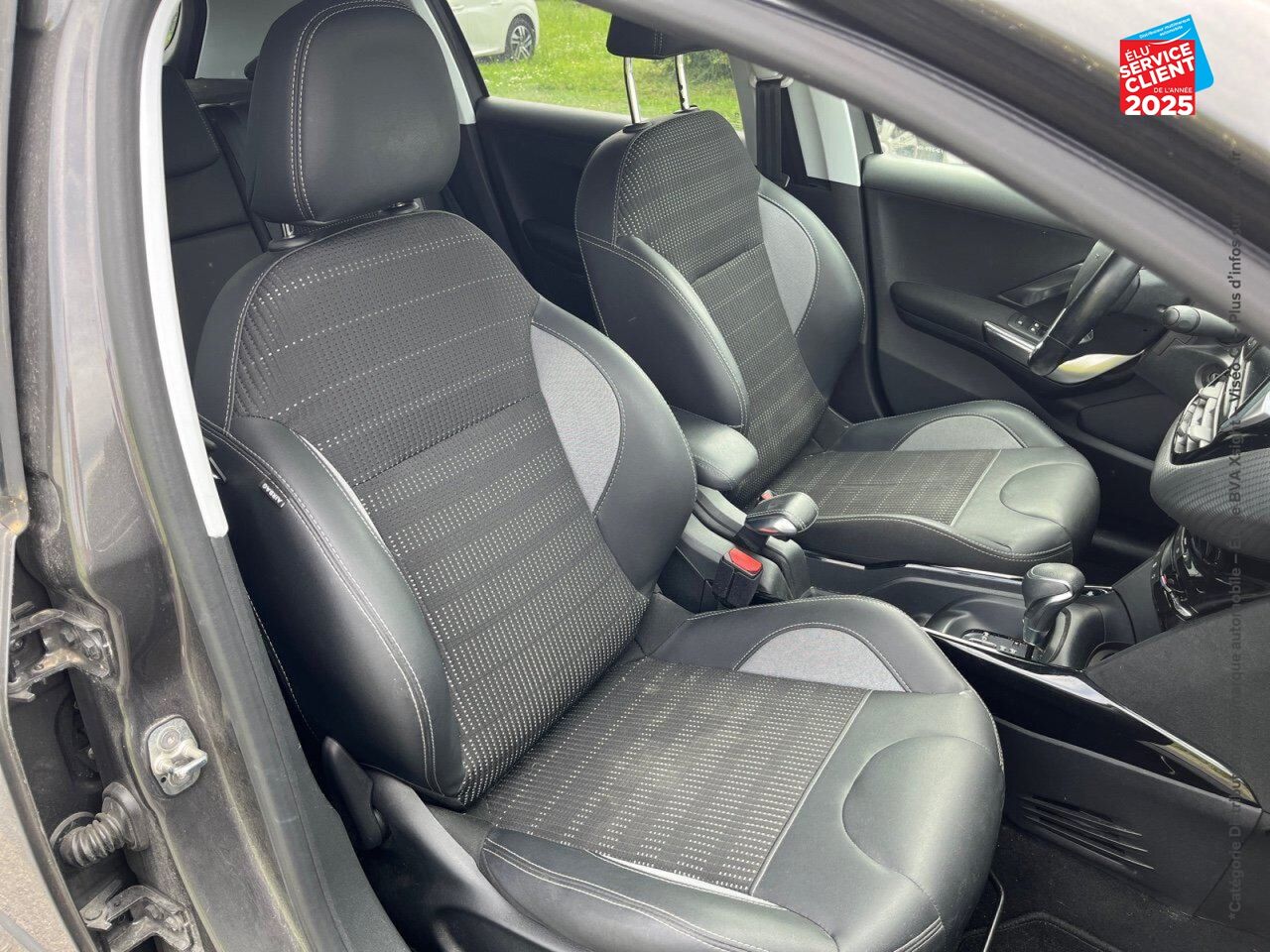 Véhicule d'occasion PEUGEOT 2008 1.2 PURETECH 110CH E6.C ALLURE SS EAT6 chez Hyundai Epernay