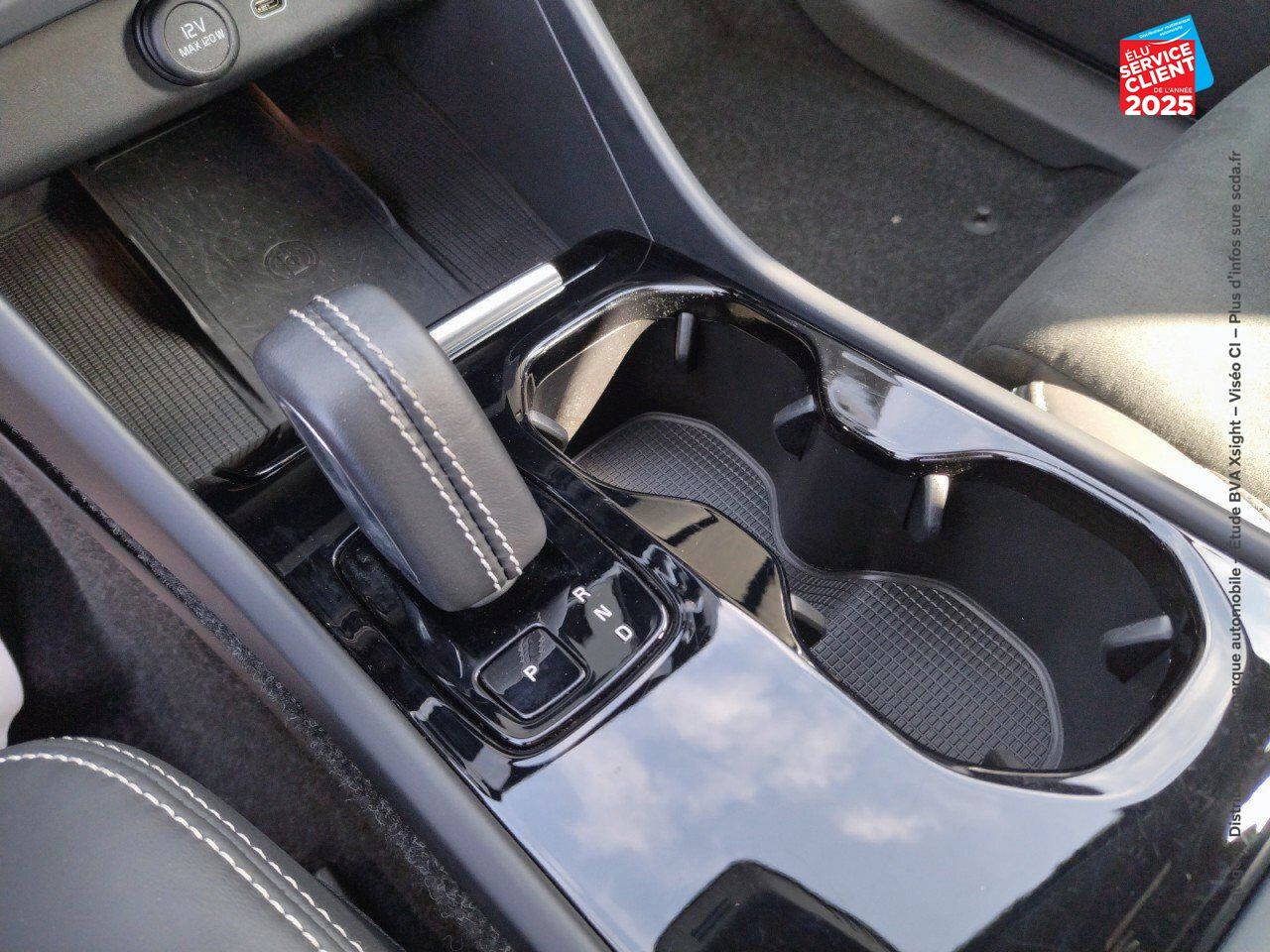 Véhicule d'occasion VOLVO XC40 P8 AWD 408CH R-DESIGN EDT chez Renault Colmar