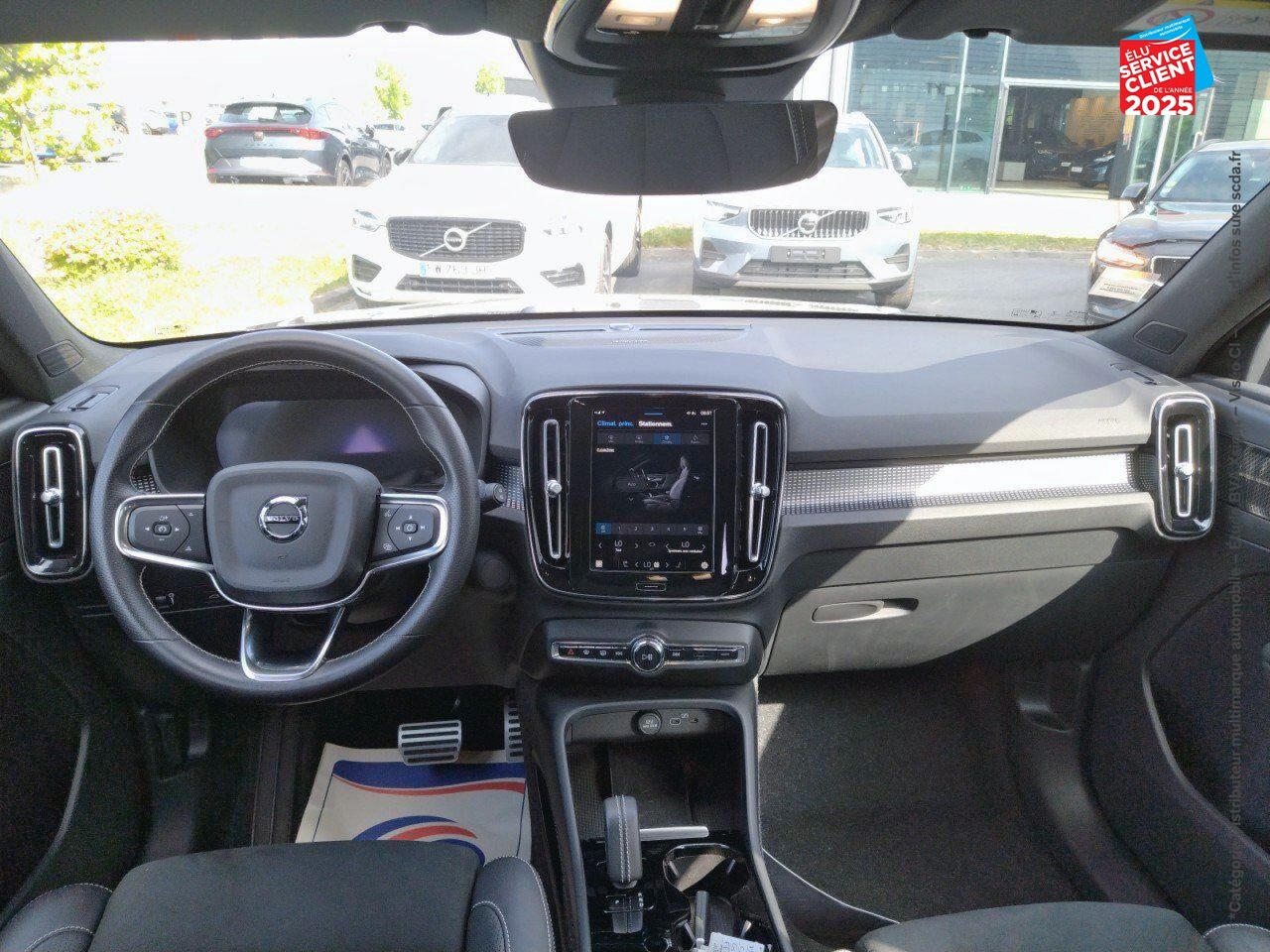 Véhicule d'occasion VOLVO XC40 P8 AWD 408CH R-DESIGN EDT chez Renault Colmar