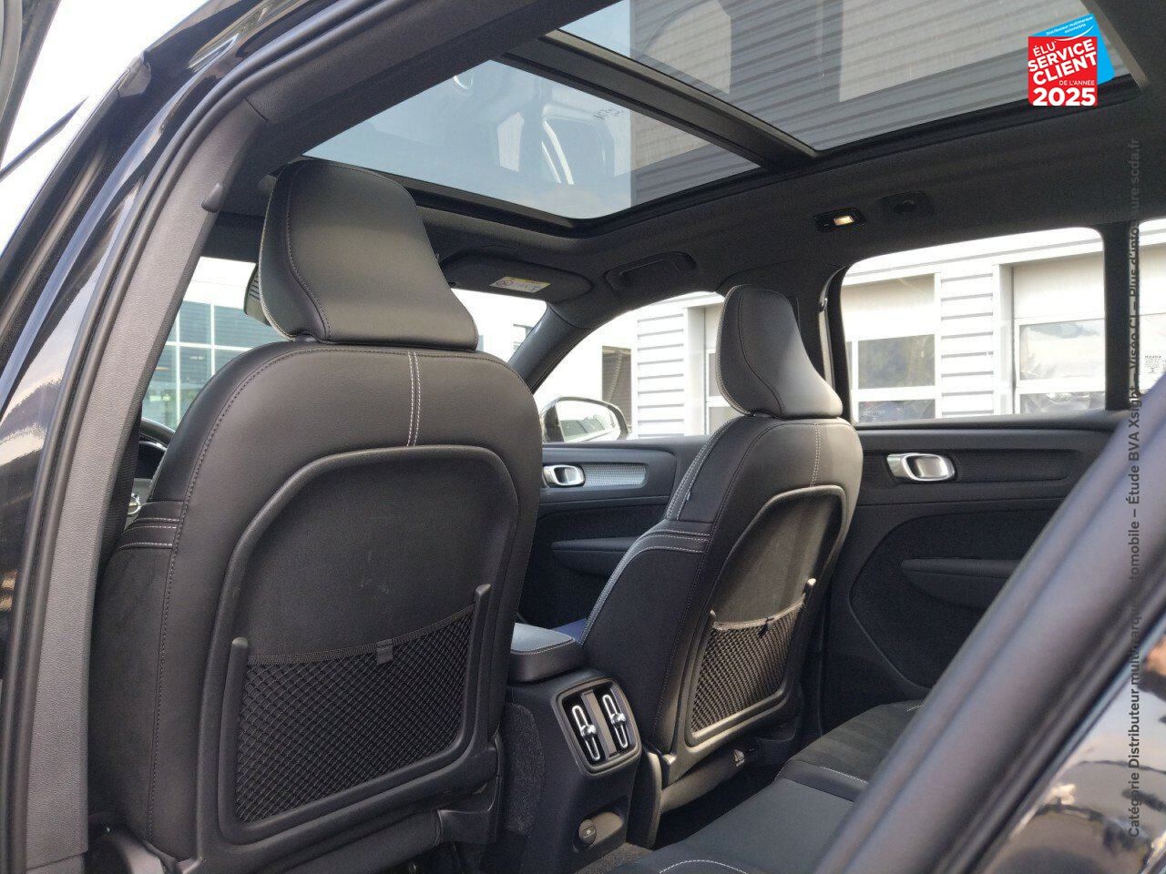 Véhicule d'occasion VOLVO XC40 P8 AWD 408CH R-DESIGN EDT chez Renault Colmar