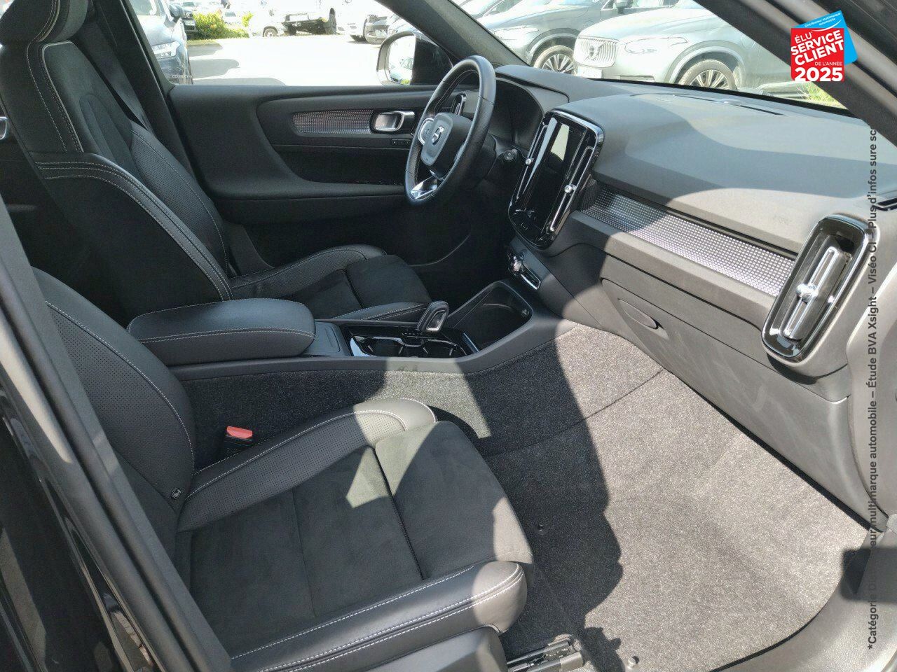 Véhicule d'occasion VOLVO XC40 P8 AWD 408CH R-DESIGN EDT chez Renault Colmar