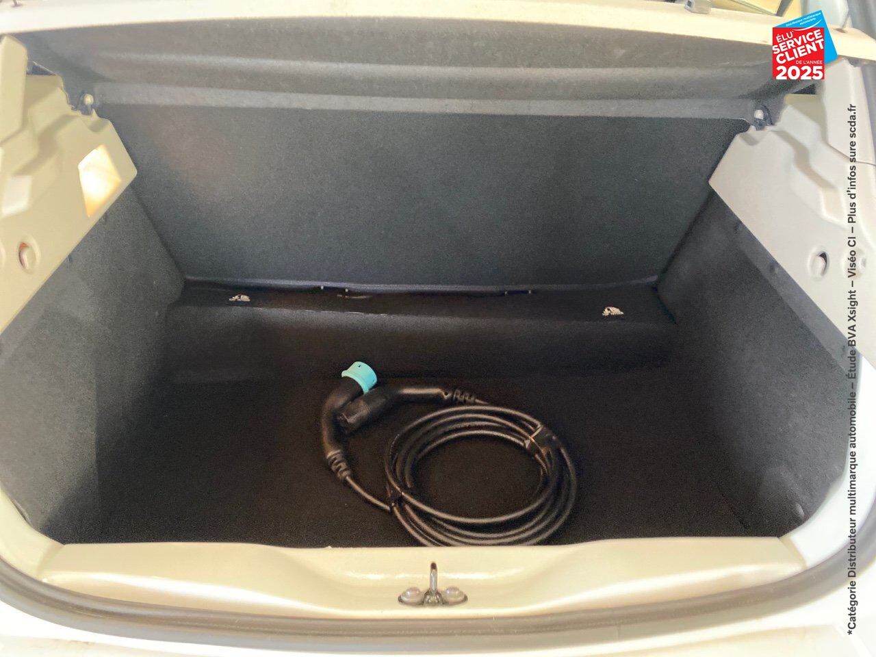 Véhicule d'occasion RENAULT ZOE LIFE CHARGE NORMALE R110 4CV chez Renault Sélestat