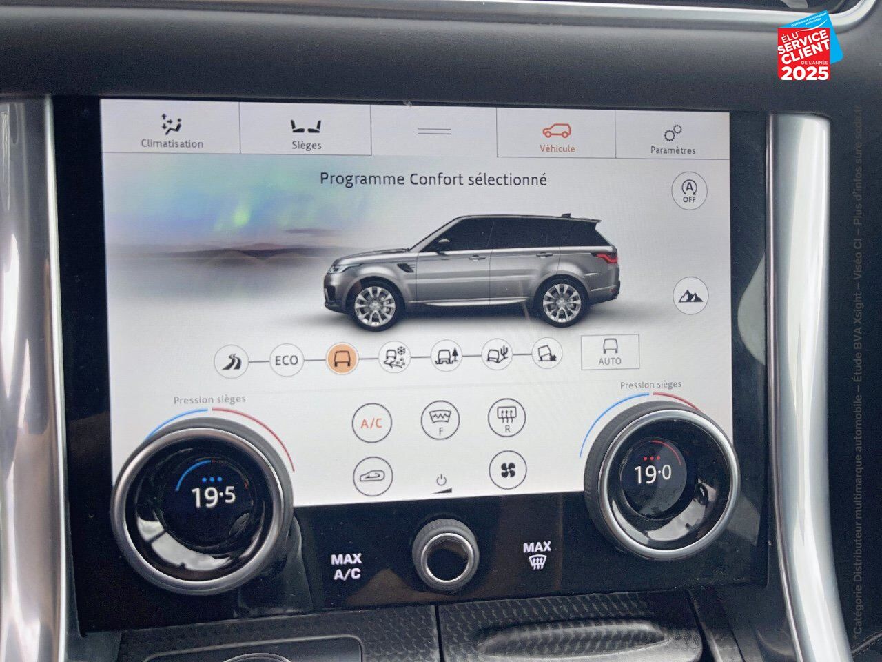 Véhicule d'occasion LAND-ROVER RANGE ROVER SPORT 2.0 P400E 404CH HSE DYNAMIC MARK VII chez Toyota Thionville
