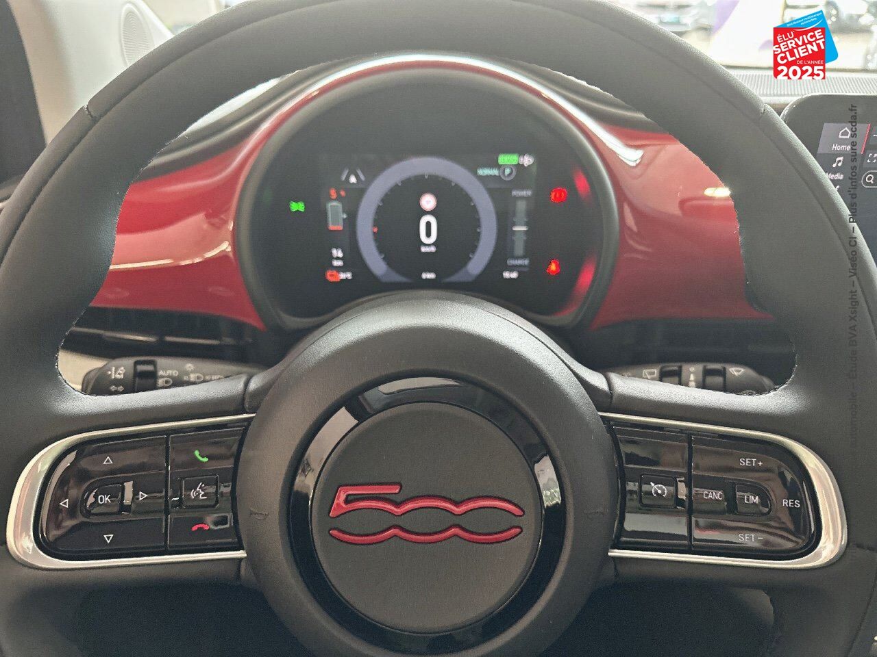 Véhicule d'occasion FIAT 500 E 118CH RED chez Toyota Verdun