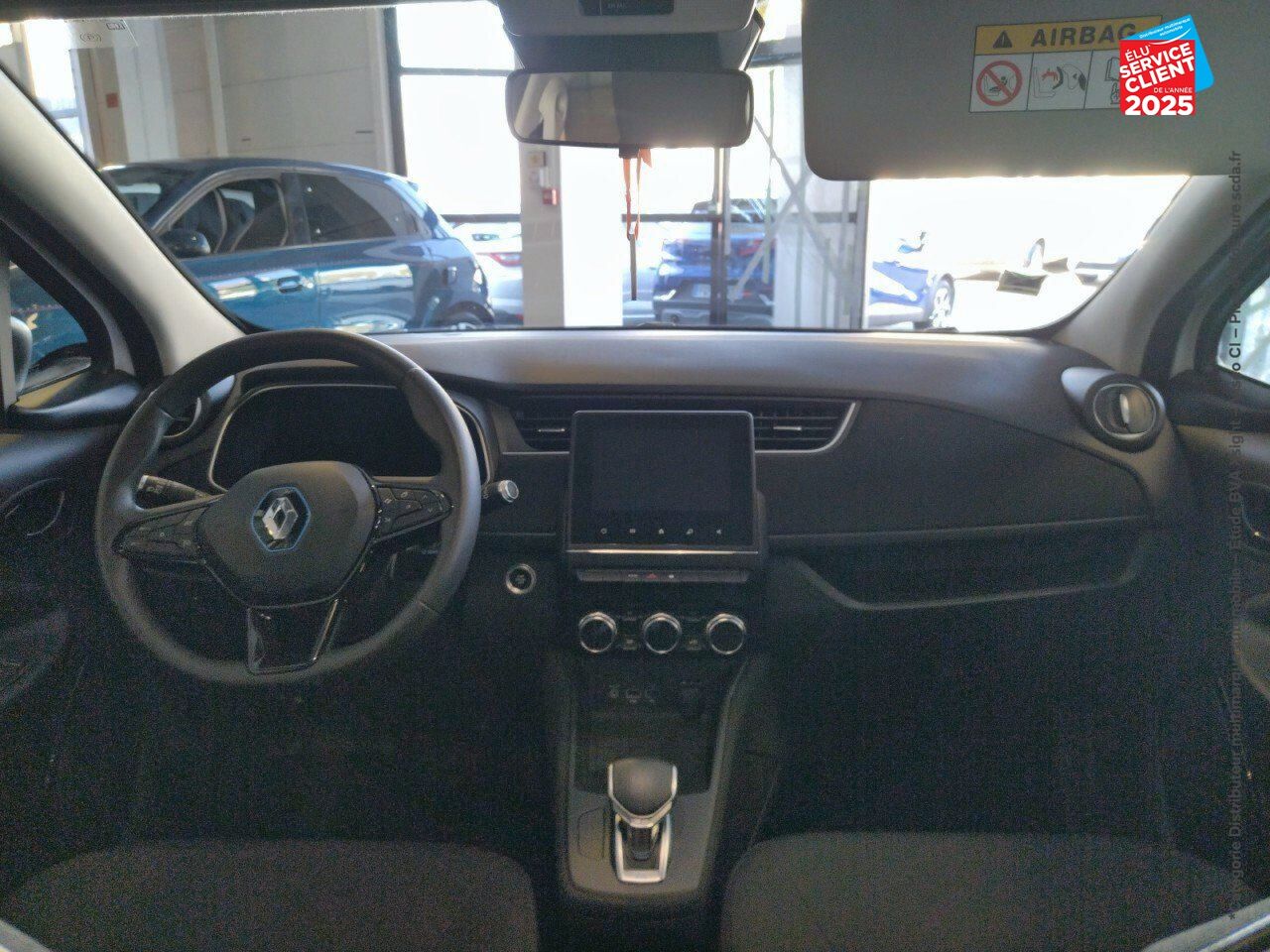 Véhicule d'occasion RENAULT ZOE LIFE CHARGE NORMALE R110 4CV chez Renault Saint-Louis