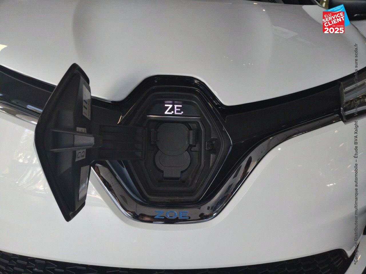 Véhicule d'occasion RENAULT ZOE LIFE CHARGE NORMALE R110 4CV chez Renault Saint-Louis