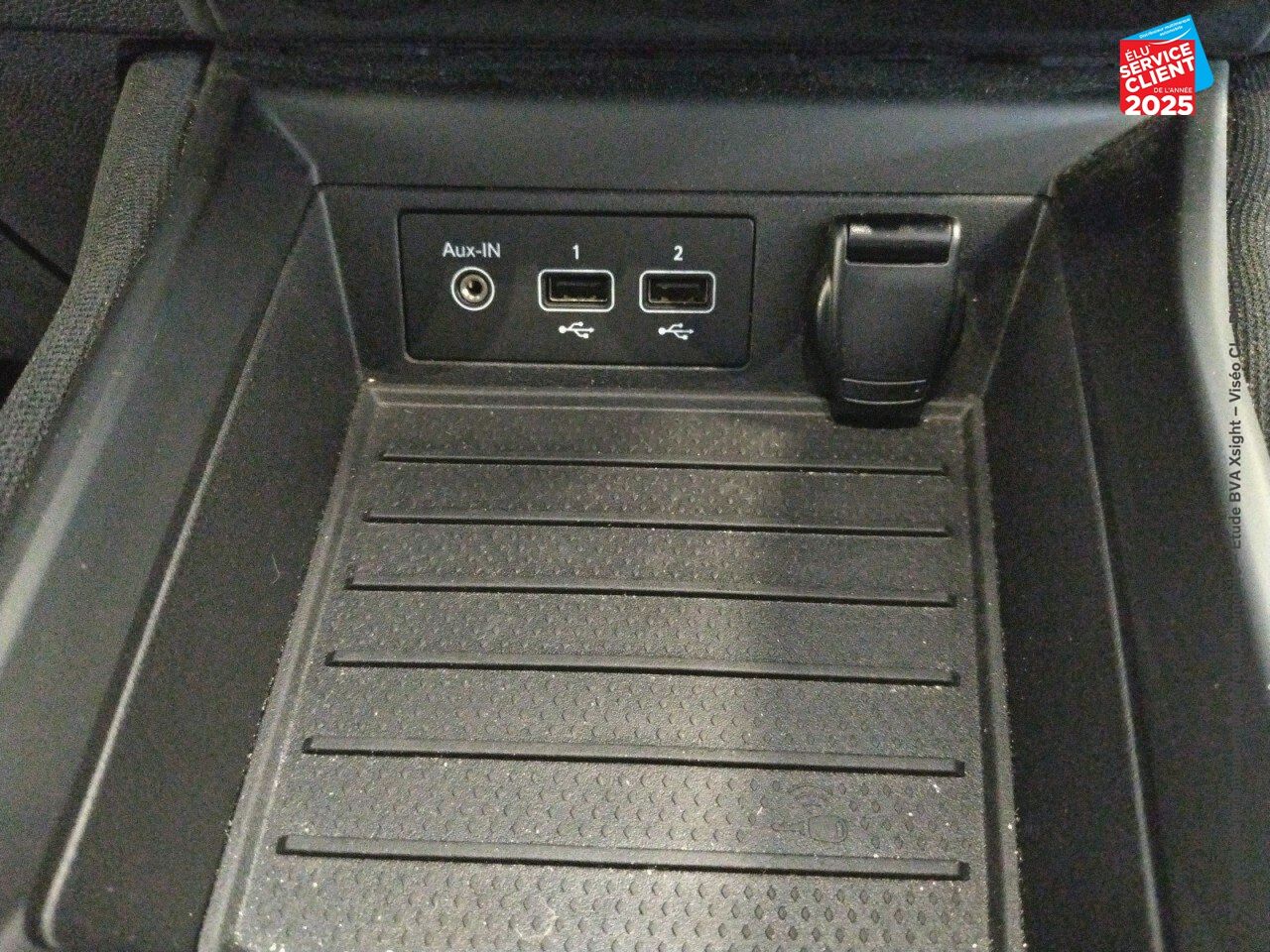 Véhicule d'occasion RENAULT ZOE LIFE CHARGE NORMALE R110 4CV chez Renault Saint-Louis