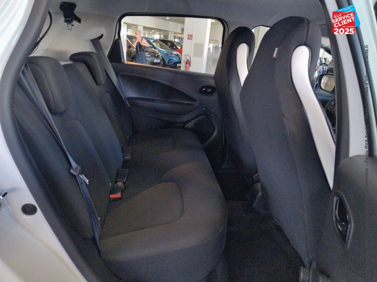 Véhicule d'occasion RENAULT ZOE LIFE CHARGE NORMALE R110 4CV chez Renault Saint-Louis