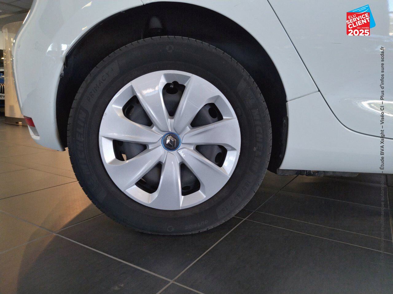 Véhicule d'occasion RENAULT ZOE LIFE CHARGE NORMALE R110 4CV chez Renault Saint-Louis