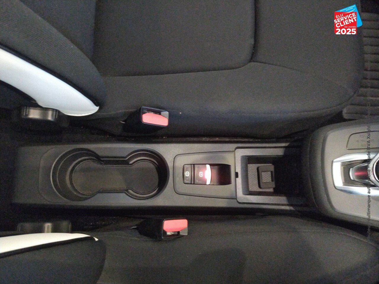 Véhicule d'occasion RENAULT ZOE LIFE CHARGE NORMALE R110 4CV chez Renault Saint-Louis