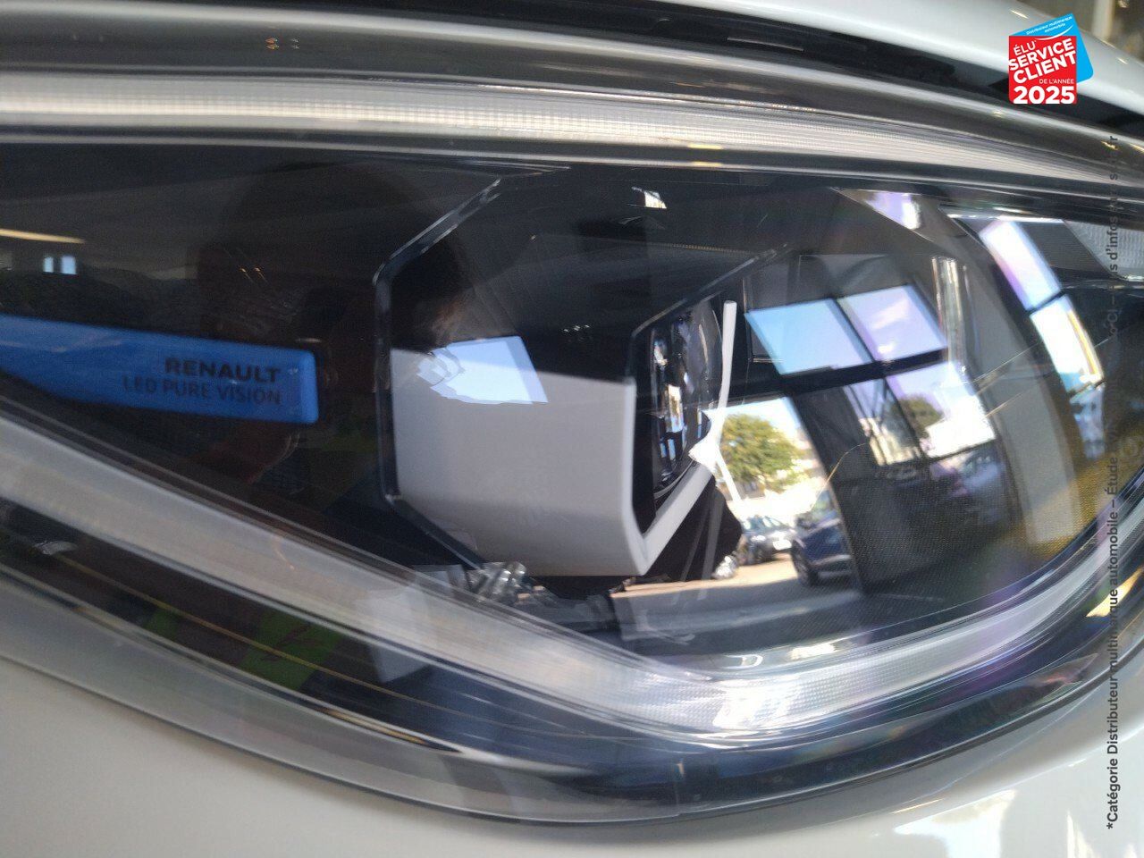 Véhicule d'occasion RENAULT ZOE LIFE CHARGE NORMALE R110 4CV chez Renault Saint-Louis