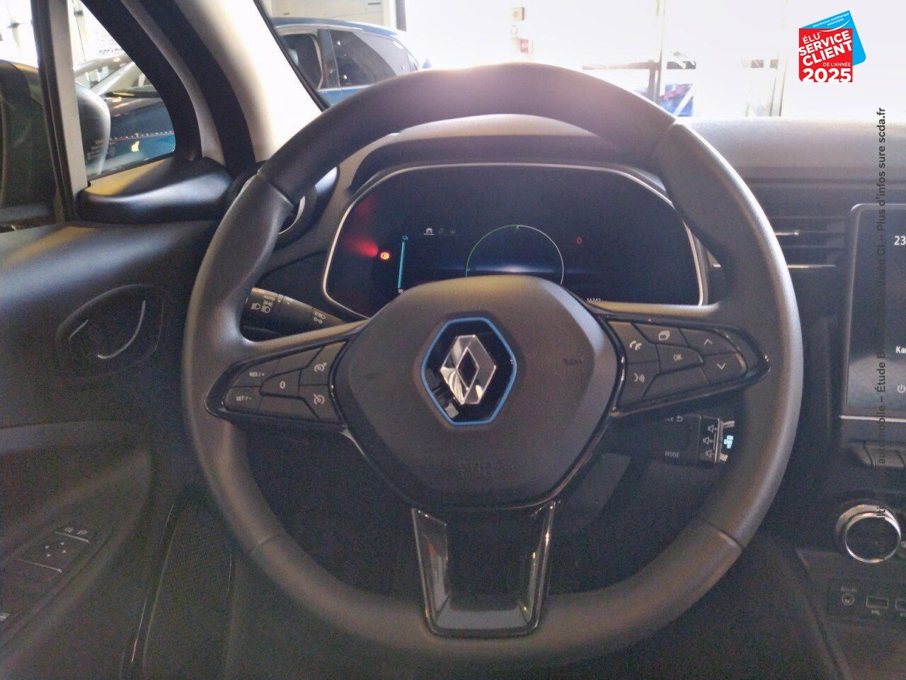 Véhicule d'occasion RENAULT ZOE LIFE CHARGE NORMALE R110 4CV chez Renault Saint-Louis