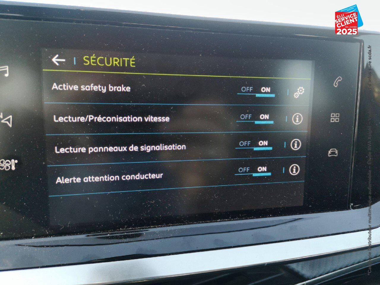 Véhicule d'occasion PEUGEOT 208 E-208 136CH ALLURE chez Peugeot Reims