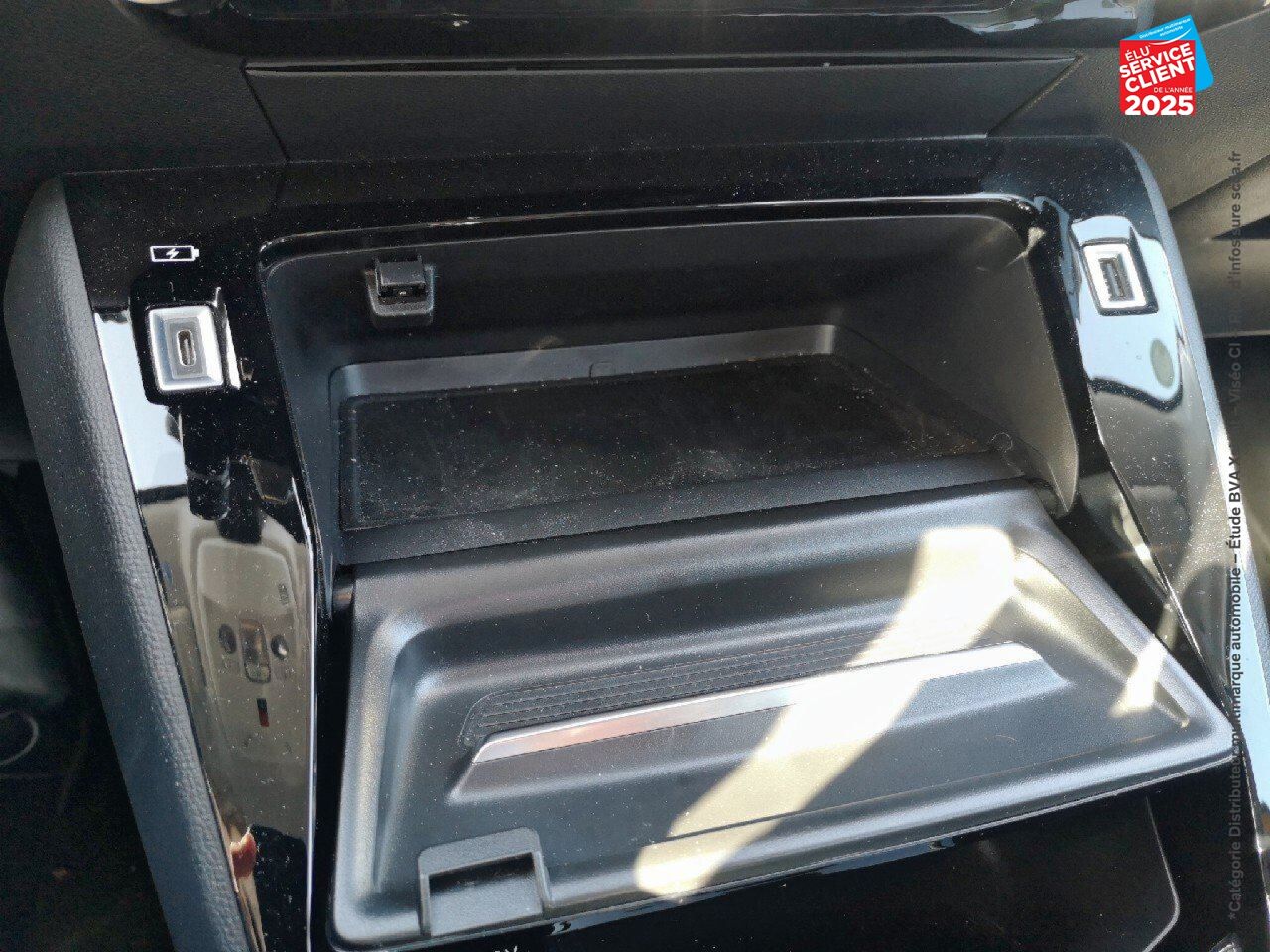 Véhicule d'occasion PEUGEOT 208 E-208 136CH ALLURE chez Peugeot Reims